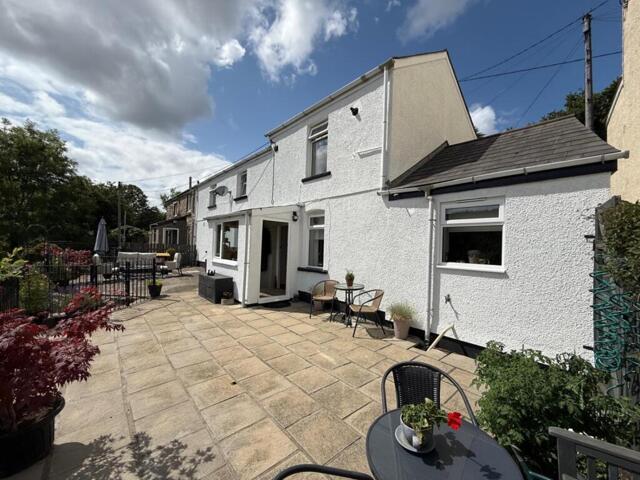3 Bedroom House Wye Kent 100578898