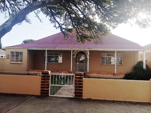3 Bedroom House To Let in Newton Park
