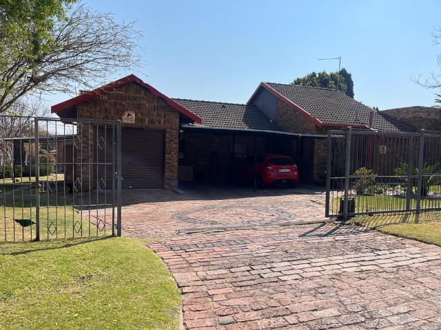 3 Bedroom House To Let in Norkem Park