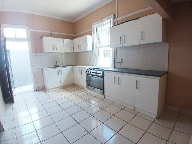 3 Bedroom House To Let in North End