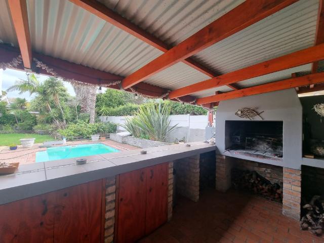 3 Bedroom House To Let in Onrus