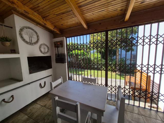 3 Bedroom House To Let in Onrus