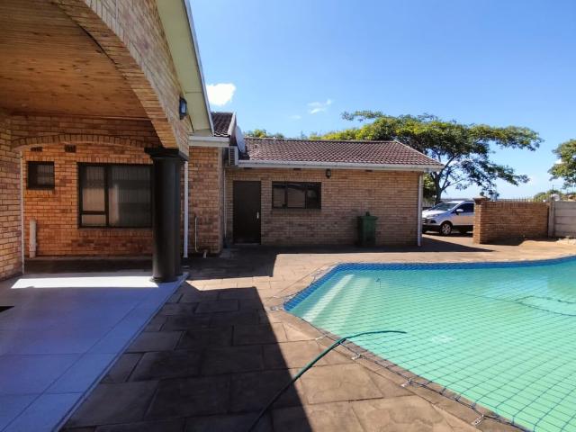 3 Bedroom House To Let in Athlone Park