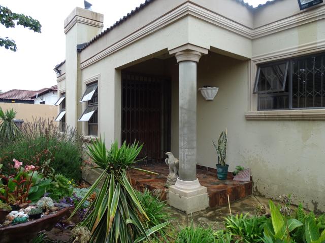 3 Bedroom House To Let in Alveda