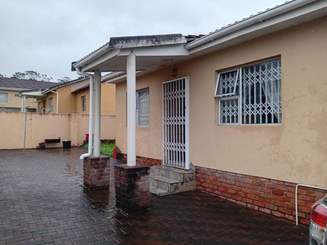 3 Bedroom House To Let in Amalinda