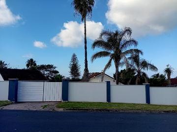 3 Bedroom House To Let in Beacon Bay North
