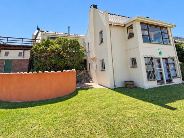 3 Bedroom House To Let in Bettys Bay