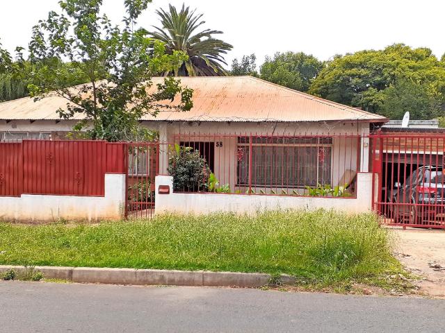 3 Bedroom House To Let in Bezuidenhout Valley