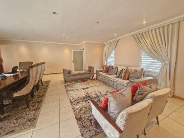 3 Bedroom House To Let in Blue Bend