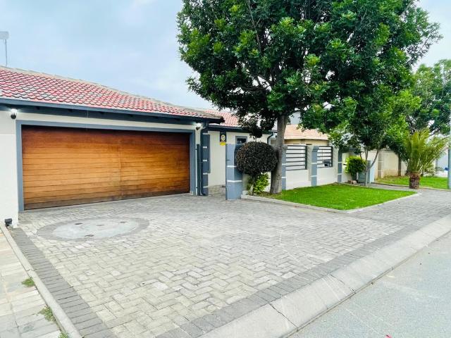 3 Bedroom House To Let in Blue Hills