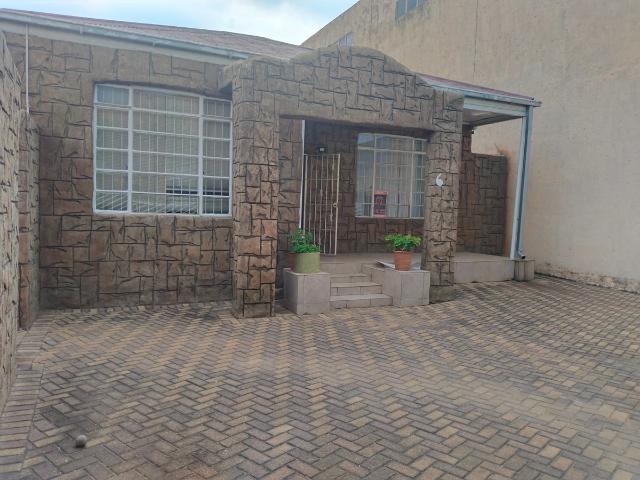 3 Bedroom House To Let in Booysens