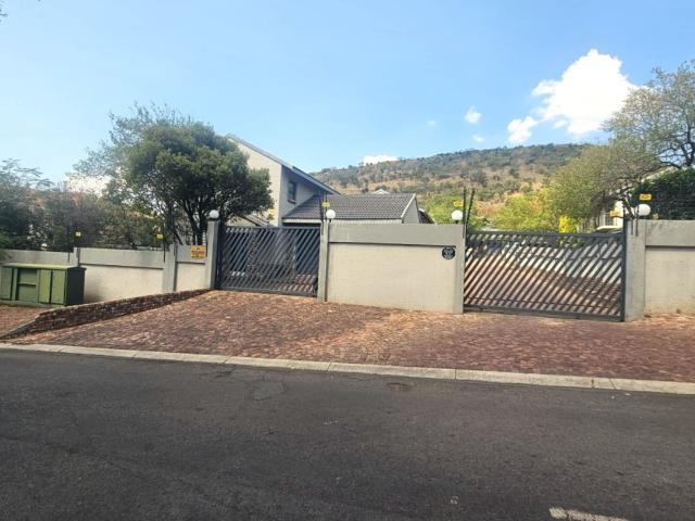 3 Bedroom House To Let in Boschdal