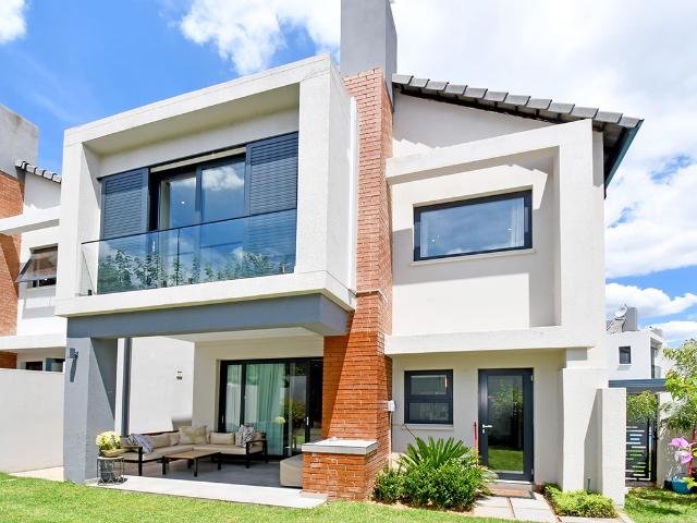 3 Bedroom House To Let in Bryanston