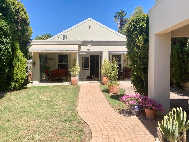 3 Bedroom House To Let in Claremont Upper