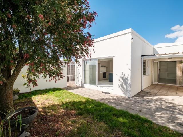 3 Bedroom House To Let in Claremont Village