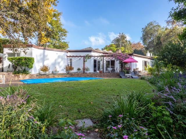3 Bedroom House To Let in Constantia