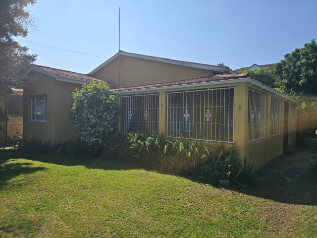 3 Bedroom House To Let in East Bank