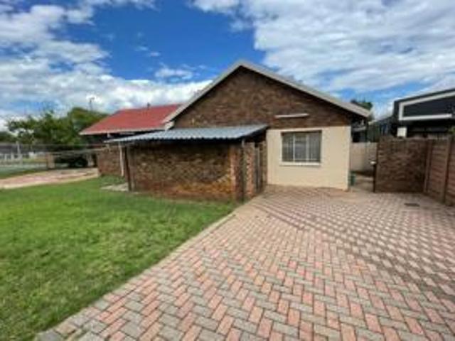3 Bedroom House To Let in Erasmia