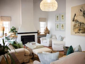 3 Bedroom House To Let in Franschhoek