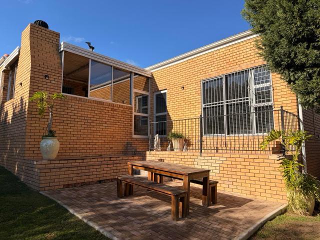 3 Bedroom House To Let in Goedemoed