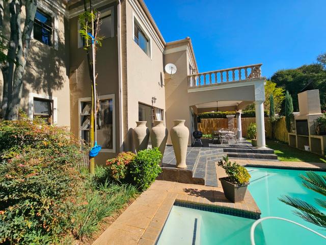 3 Bedroom House To Let in Greenstone Hill