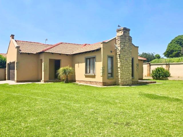 3 Bedroom House To Let in Hughes