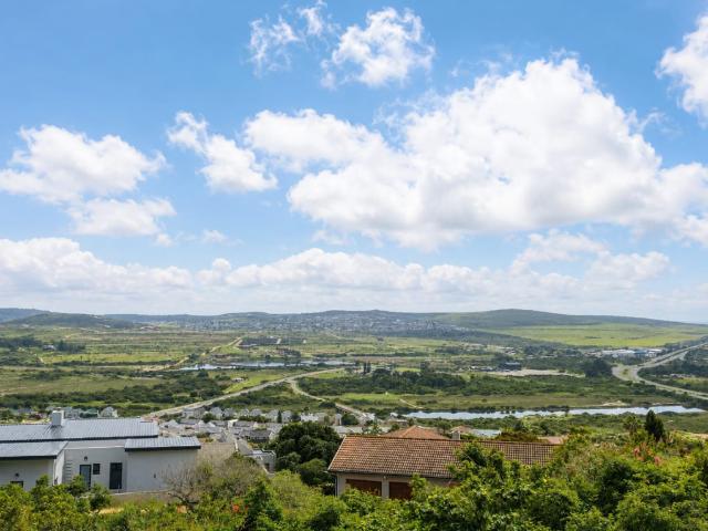 3 Bedroom House To Let in Hartenbos Heuwels