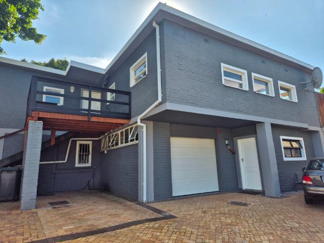 3 Bedroom House To Let in Hout Bay Central