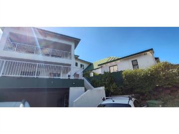 3 Bedroom House To Let in Illovo Beach