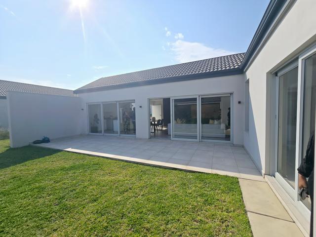 3 Bedroom House To Let in Lalela Estate