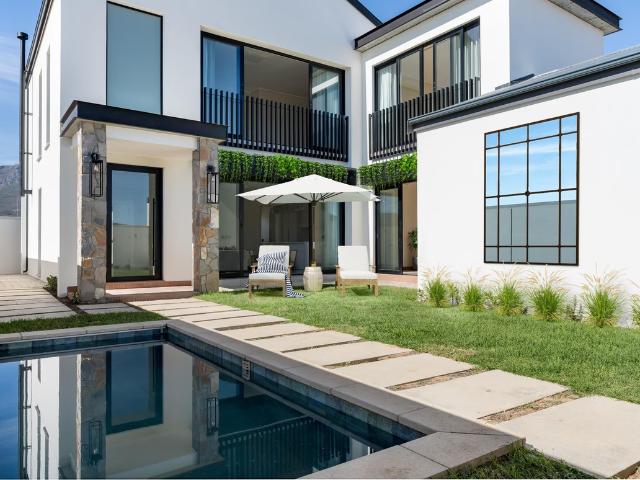 3 Bedroom House To Let in Paarl South