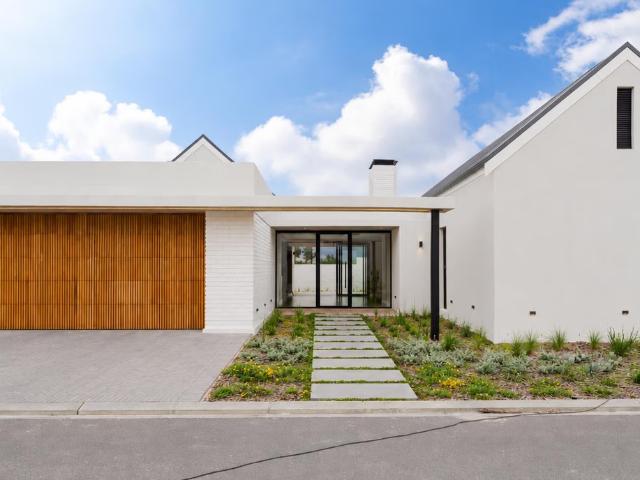 3 Bedroom House To Let in Paarl South