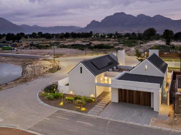 3 Bedroom House To Let in Paarl South