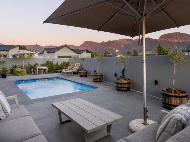 3 Bedroom House To Let in Paarl South