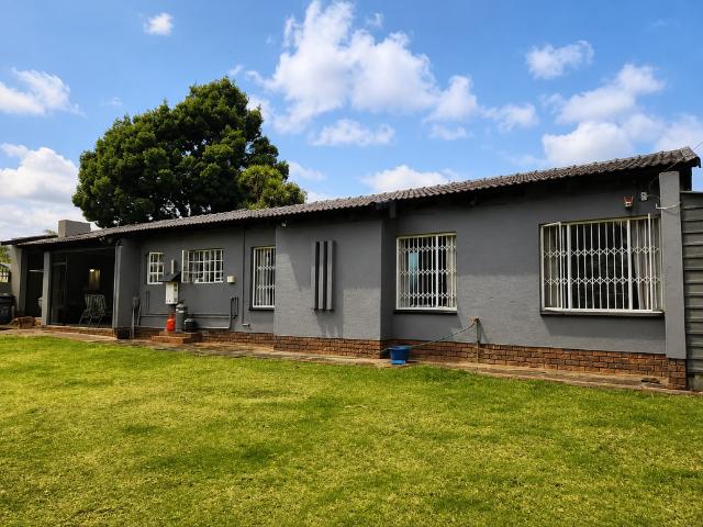 3 Bedroom House To Let in Pierre Van Ryneveld