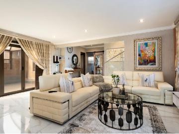 3 Bedroom House To Let in Protea Glen