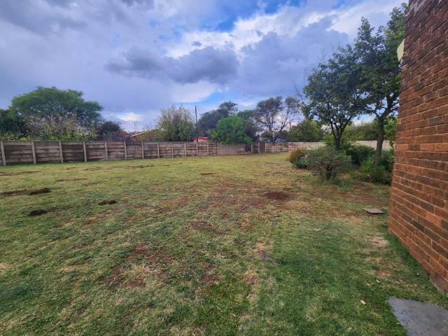 3 Bedroom House To Let in Riebeeckstad