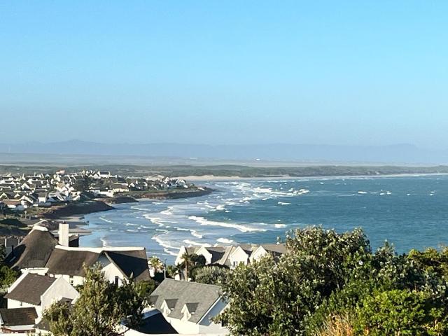 3 Bedroom House To Let in St Francis Bay Village