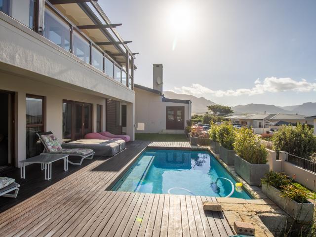3 Bedroom House To Let in Stonehurst Mountain Estate