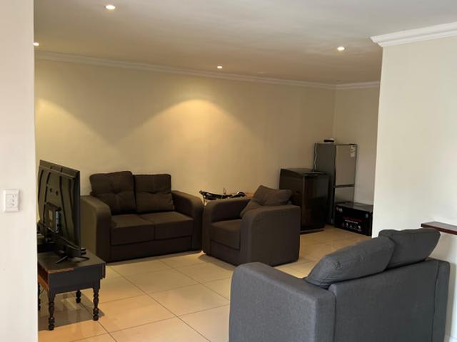 3 Bedroom House To Let in Summer Greens