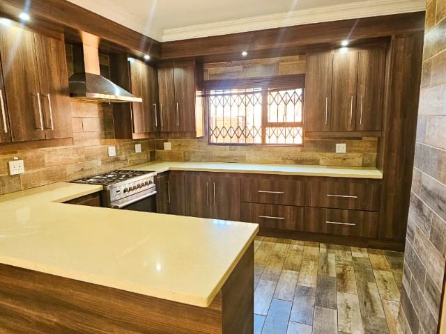 3 Bedroom House To Let in Summer Place Estate