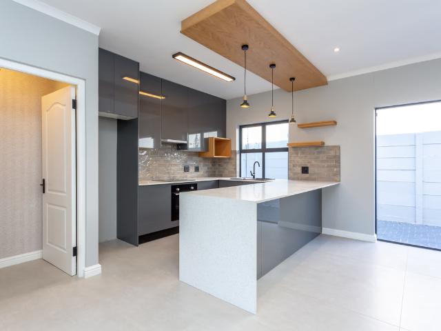 3 Bedroom House To Let in Sybrand Park