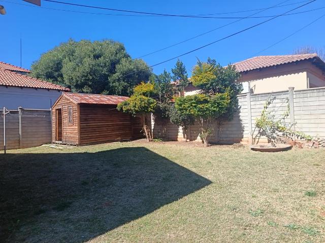 3 Bedroom House To Let in Safari Gardens