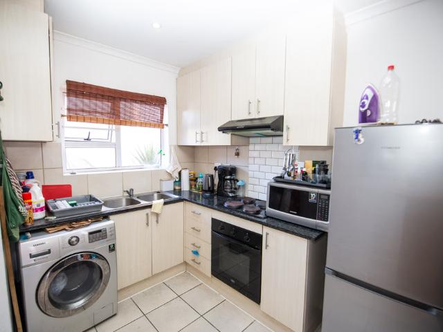3 Bedroom House To Let in Salisbury Park