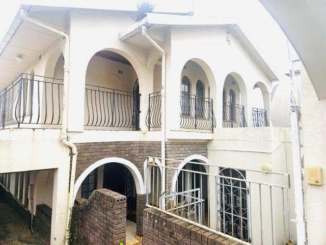 3 Bedroom House To Let in Shallcross