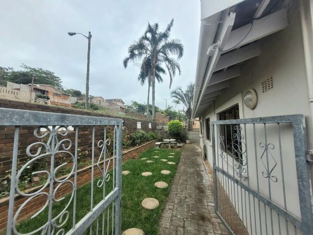 3 bedroom house to let in Shallcross