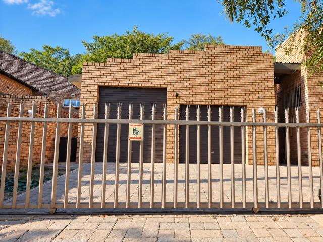 3 Bedroom House To Let in Sonheuwel