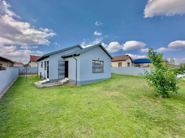 3 Bedroom House To Let in Tasbet Park