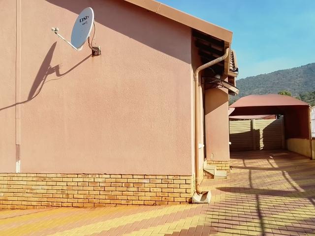 3 Bedroom House To Let in Tlhabane West