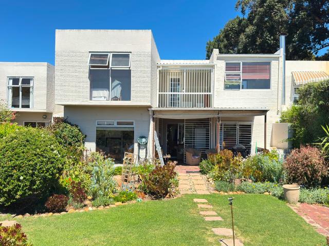 3 Bedroom House To Let in Tokai